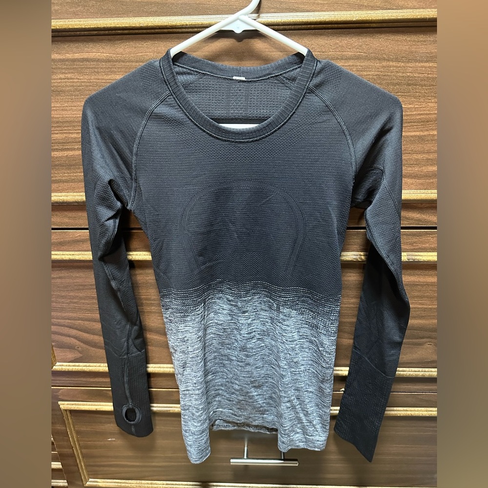 Lululemon Swiftly Tech Long Sleeve Crew Size 4